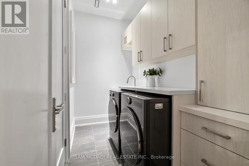 84 Pebbleridge Place, Oakville, ON - Indoor Photo Showing Laundry Room
