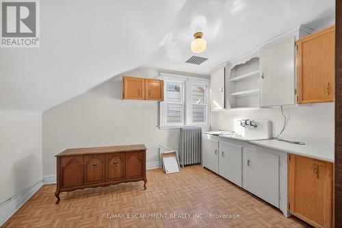 103 Leinster Avenue S, Hamilton, ON - Indoor Photo Showing Kitchen