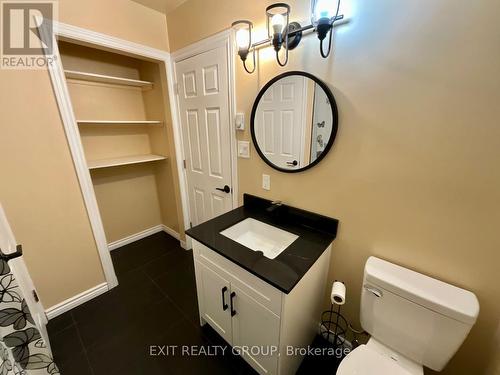 Unit 3 - 156 Moira Street E, Belleville (Belleville Ward), ON - Indoor Photo Showing Bathroom