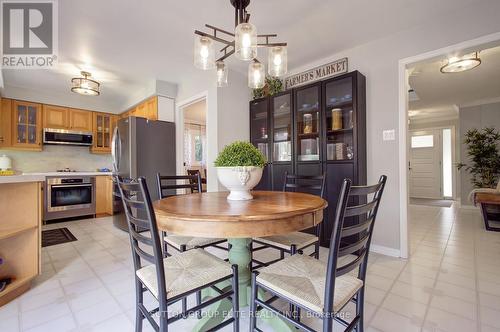 411 The Thicket, Mississauga, ON - Indoor Photo Showing Dining Room