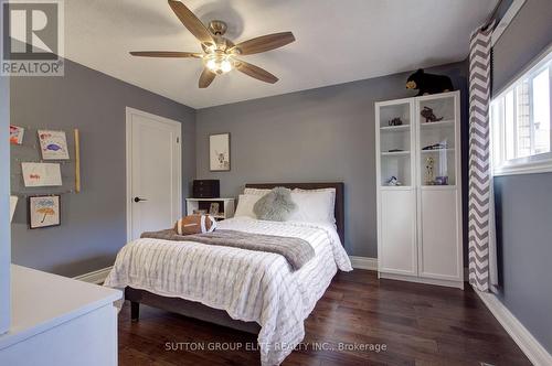 411 The Thicket, Mississauga, ON - Indoor Photo Showing Bedroom