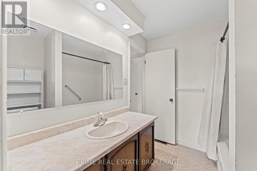 414 Wilkins Street, London South (South R), ON - Indoor Photo Showing Bathroom