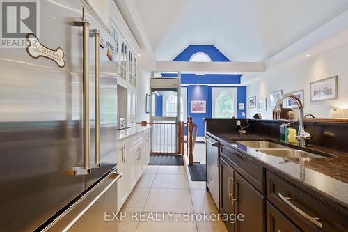 3 - 80 Barton Street, London East (East F), ON - Indoor Photo Showing Kitchen With Double Sink
