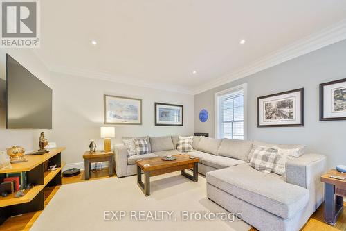 3 - 80 Barton Street, London East (East F), ON - Indoor Photo Showing Living Room