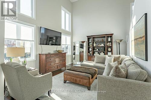 150 Queen Street, Middlesex Centre (Komoka), ON - Indoor Photo Showing Living Room