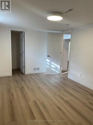 B - 32 Uxbridge Crescent, Ottawa, ON - Indoor Photo Showing Other Room