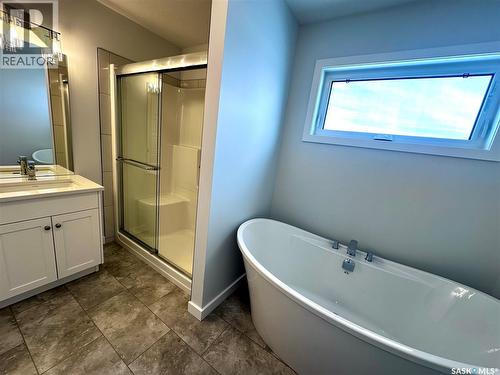 2953 Bellegarde Crescent, Regina, SK - Indoor Photo Showing Bathroom