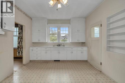 1754 Ethel Street, Kelowna, BC - Indoor