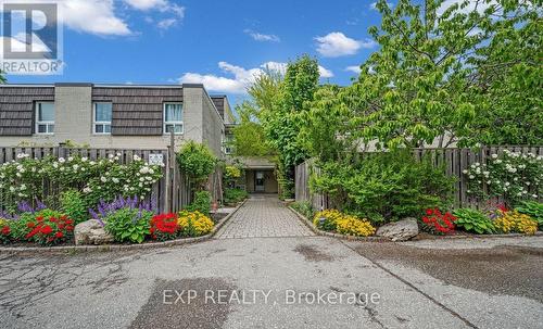 14 - 33 FOUR WINDS DRIVE  Toronto, ON M3J 1K7