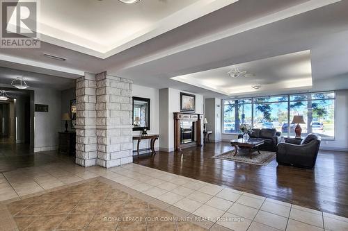 114 - 2502 Rutherford Road, Vaughan, ON - Indoor