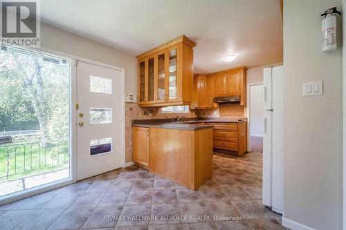 1346 Mississauga Road, Mississauga, ON - Indoor Photo Showing Kitchen