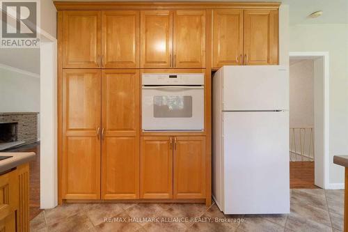 1346 Mississauga Road, Mississauga, ON - Indoor Photo Showing Kitchen