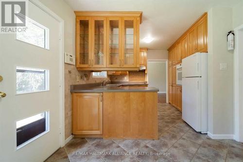 1346 Mississauga Road, Mississauga, ON - Indoor Photo Showing Kitchen