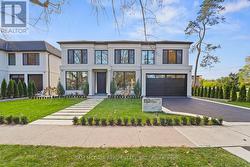 152 THIRD LINE  Oakville, ON L6L 3Z8