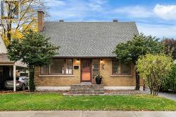 2028 OTHELLO AVENUE  Ottawa, ON K1G 2A6