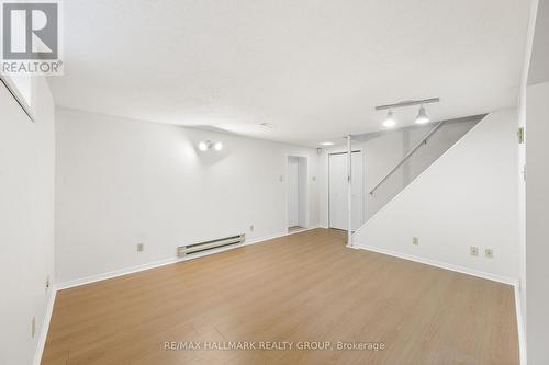 2028 Othello Avenue, Ottawa, ON - Indoor Photo Showing Other Room