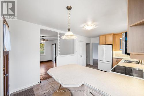 2028 Othello Avenue, Ottawa, ON - Indoor Photo Showing Kitchen With Double Sink