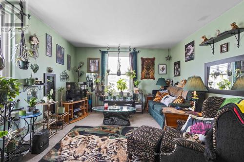 6745 Main Street, Whitchurch-Stouffville, ON - Indoor Photo Showing Other Room