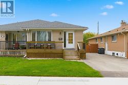 1731 SANDGATE CRESCENT  Mississauga, ON L5J 2E7