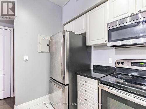 Unit # 17 - 615 Shoreline Drive, Mississauga, ON - Indoor Photo Showing Kitchen