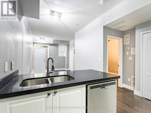 Unit # 17 - 615 Shoreline Drive, Mississauga, ON - Indoor Photo Showing Kitchen With Double Sink