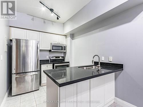 Unit # 17 - 615 Shoreline Drive, Mississauga, ON - Indoor Photo Showing Kitchen With Stainless Steel Kitchen