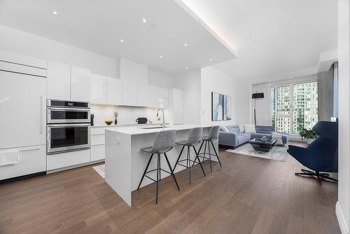 Cuisine - 2004-255 Rue Étienne-Lavoie, Laval (Sainte-Dorothée), QC - Indoor Photo Showing Kitchen With Upgraded Kitchen