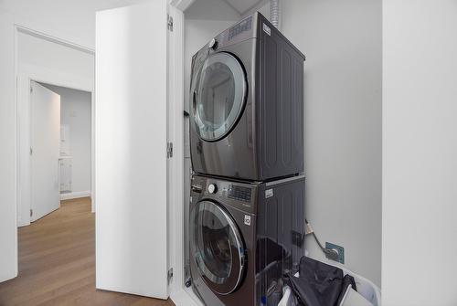 Salle de lavage - 2004-255 Rue Étienne-Lavoie, Laval (Sainte-Dorothée), QC - Indoor Photo Showing Laundry Room