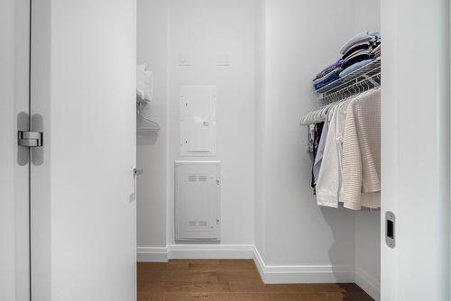 Penderie (Walk-in) - 2004-255 Rue Étienne-Lavoie, Laval (Sainte-Dorothée), QC - Indoor