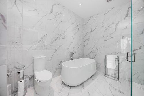 Salle de bains attenante à la CCP - 2004-255 Rue Étienne-Lavoie, Laval (Sainte-Dorothée), QC - Indoor Photo Showing Bathroom