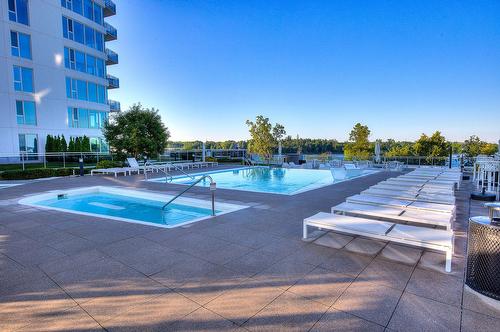 Piscine - 2004-255 Rue Étienne-Lavoie, Laval (Sainte-Dorothée), QC - Outdoor With In Ground Pool