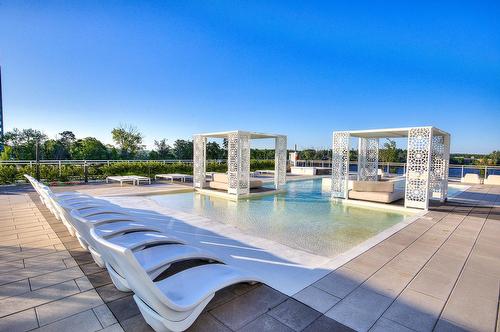 Piscine - 2004-255 Rue Étienne-Lavoie, Laval (Sainte-Dorothée), QC - Outdoor With In Ground Pool