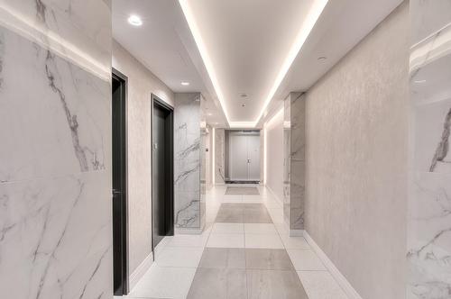 Ascenseur - 2004-255 Rue Étienne-Lavoie, Laval (Sainte-Dorothée), QC - Indoor