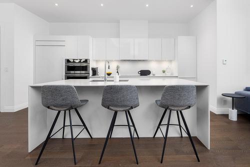 Cuisine - 2004-255 Rue Étienne-Lavoie, Laval (Sainte-Dorothée), QC - Indoor Photo Showing Kitchen With Upgraded Kitchen