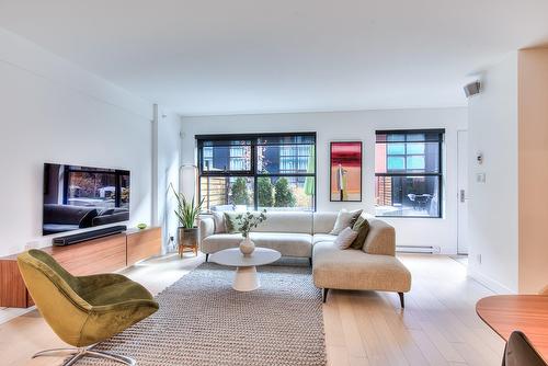 Living room - A104-2615 Rue Augustin-Cantin, Montréal (Le Sud-Ouest), QC - Indoor Photo Showing Living Room