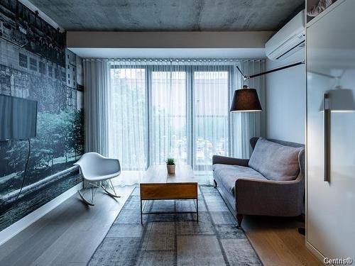 Living room - 315-738 Rue St-Paul O., Montréal (Ville-Marie), QC - Indoor Photo Showing Living Room