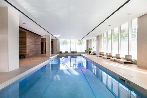 Pool - 315-738 Rue St-Paul O., Montréal (Ville-Marie), QC - Indoor Photo Showing Other Room With In Ground Pool