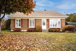 38 Rue Lindsay  Québec (Beauport), QC G1C 4H9