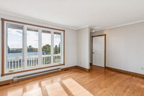 Living room - 723 Rue Gibson, Shawville, QC - Indoor Photo Showing Other Room