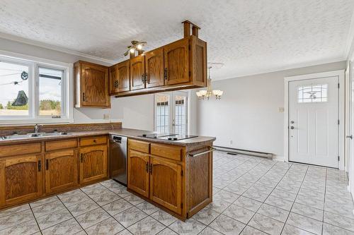 Kitchen - 723 Rue Gibson, Shawville, QC - Indoor Photo Showing Kitchen With Double Sink
