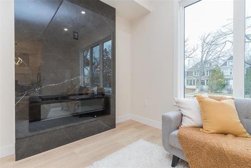 942 Mcmillan Ave, Winnipeg, MB 