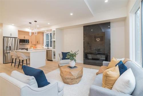 942 Mcmillan Ave, Winnipeg, MB 