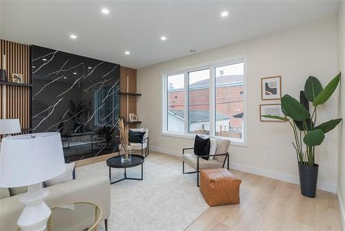 942 Mcmillan Ave, Winnipeg, MB 