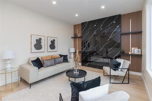 942 Mcmillan Ave, Winnipeg, MB 