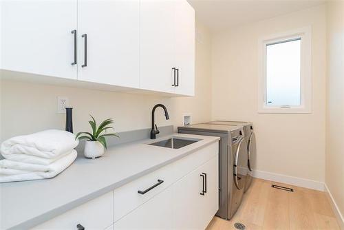 942 Mcmillan Ave, Winnipeg, MB 