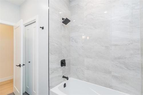 942 Mcmillan Ave, Winnipeg, MB 