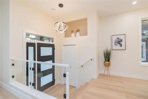 942 Mcmillan Ave, Winnipeg, MB 