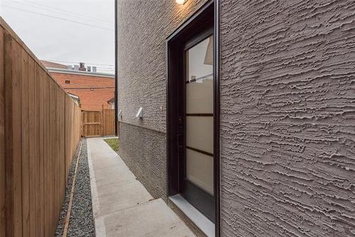 942 Mcmillan Ave, Winnipeg, MB 