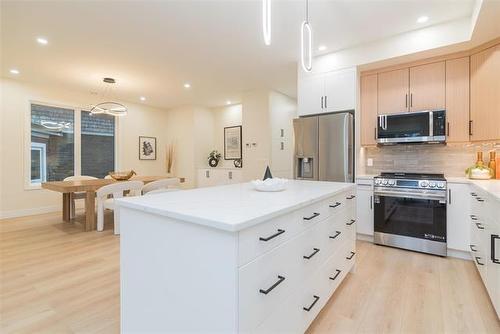 942 Mcmillan Ave, Winnipeg, MB 