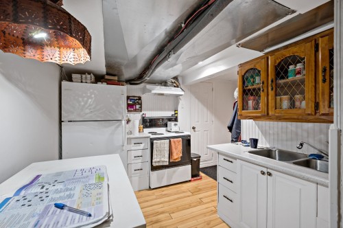 Cuisinette - 121 Crois. Des Trois-Lacs, Lantier, QC - Indoor Photo Showing Kitchen With Double Sink